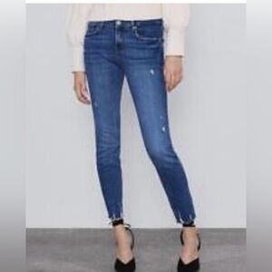 Zara The Skinny In Island Distressed Women's size 6 Dark Wash Blue Denim jeans